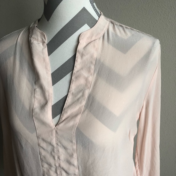 🎄Banana Republic Silk Blouse S EUC - Picture 2 of 5